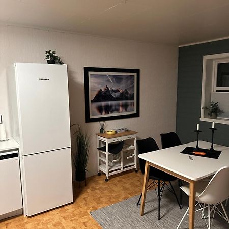 Leilighet I Rolig Gate Med Utsikt Og Gratis Parkering Tromso Bagian luar foto