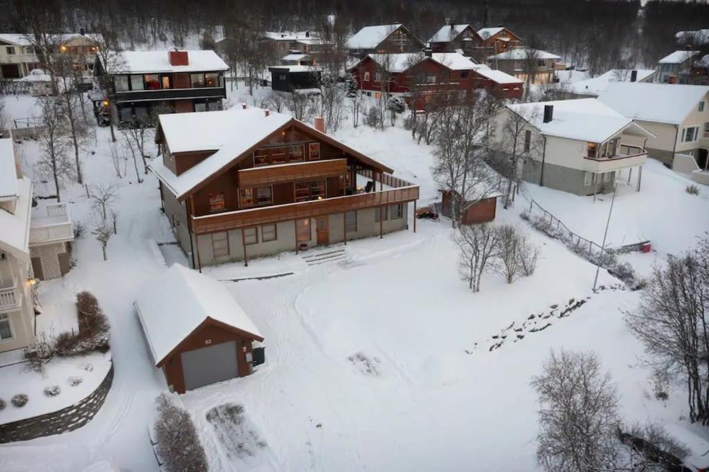 Leilighet I Rolig Gate Med Utsikt Og Gratis Parkering Tromso Bagian luar foto