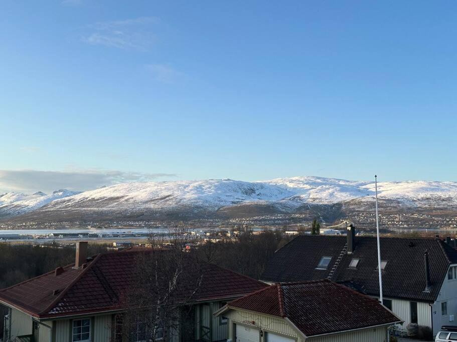 Leilighet I Rolig Gate Med Utsikt Og Gratis Parkering Tromso Bagian luar foto